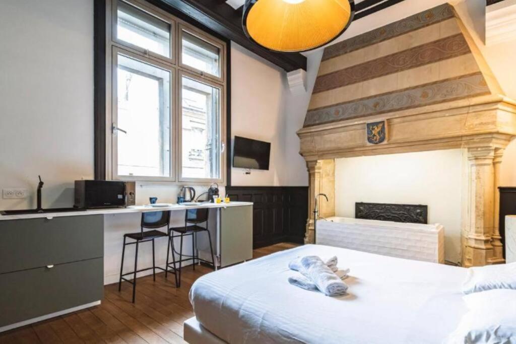 Fire, Appartement Vue Cathedrale Реймс Екстериор снимка