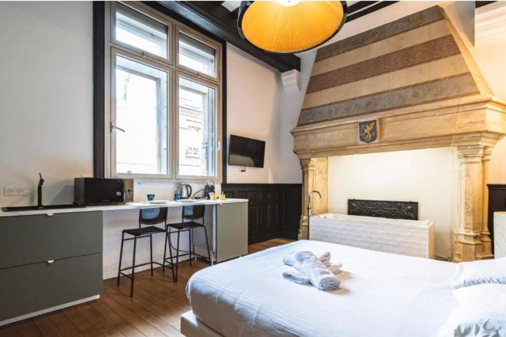 Fire, Appartement Vue Cathedrale Реймс Екстериор снимка