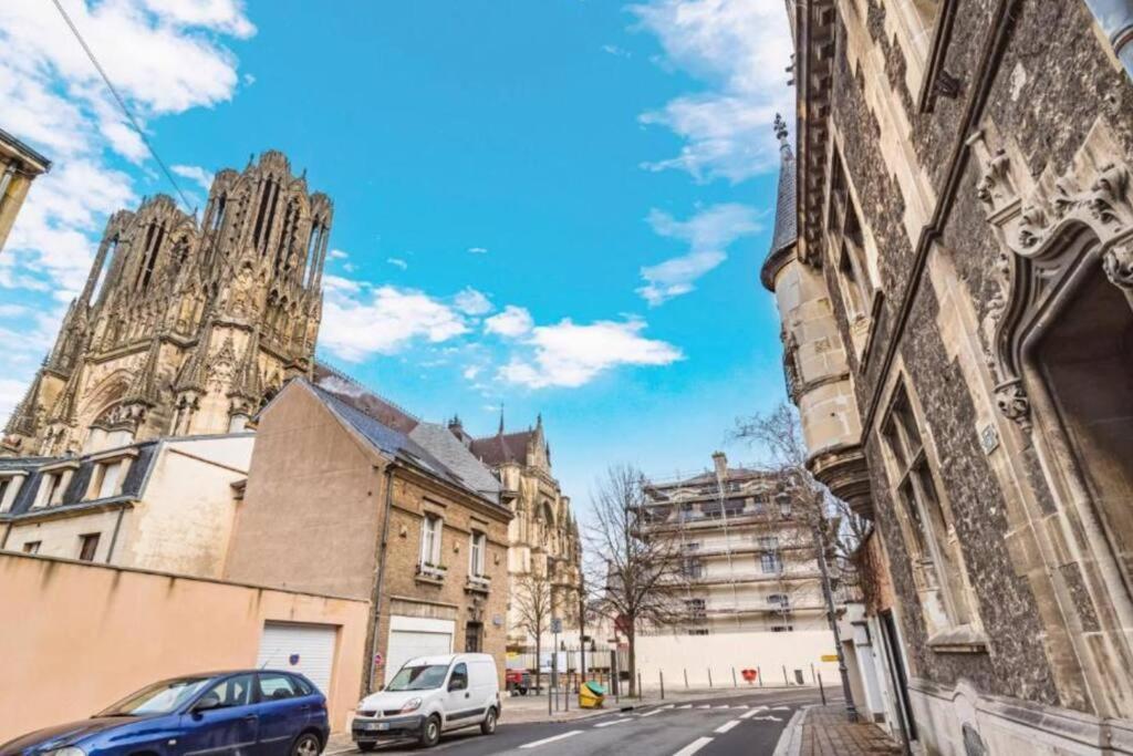 Fire, Appartement Vue Cathedrale Реймс Екстериор снимка